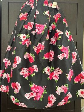 Puffy long skirt - size 3/4 women’s